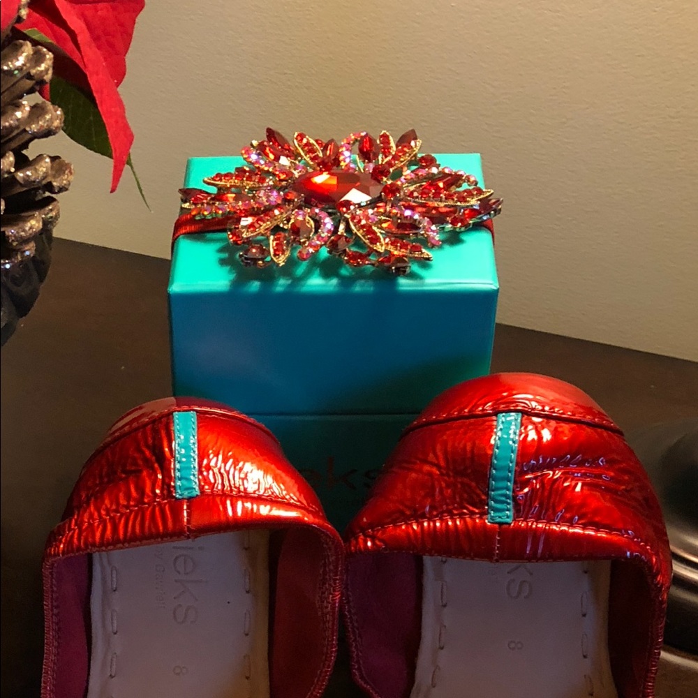 SOLD NIB Red Diamond Tieks size 8 - Picture 2 of 2
